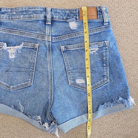 American Eagle Distressed Mom Short Cuffed Hem Shorts - Size 2 - Picture 10 of 15
